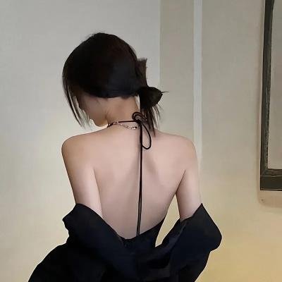 正在缩小的男人